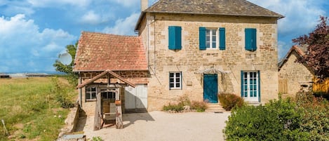 Außenseite Ferienhaus [Sommer]