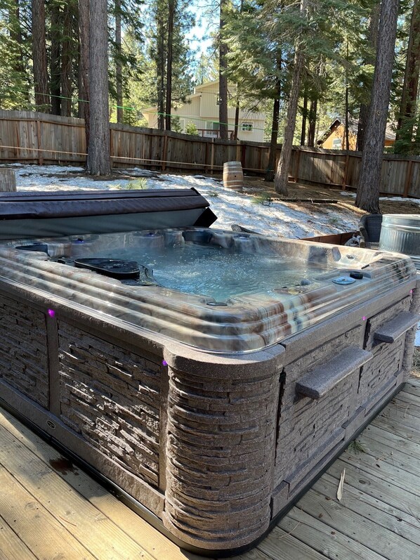 New Hot Tub 2022