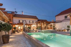 Croatia luxury private holiday villa Finessa Skradin 2 with private heated pool, sauna and jacuzzi