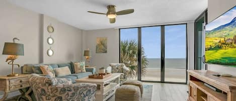Floor to ceiling panoramic ocean views await!