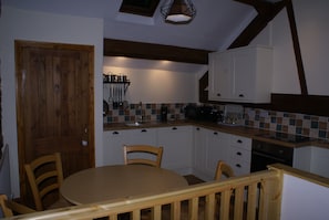 kitchen/dining area