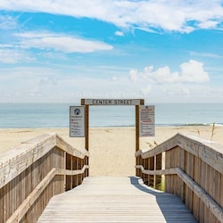 Center street beach access