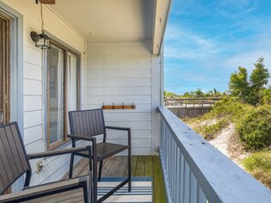 Balcony w. Bay Views