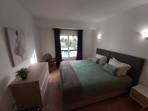 Bedroom with king size double bed