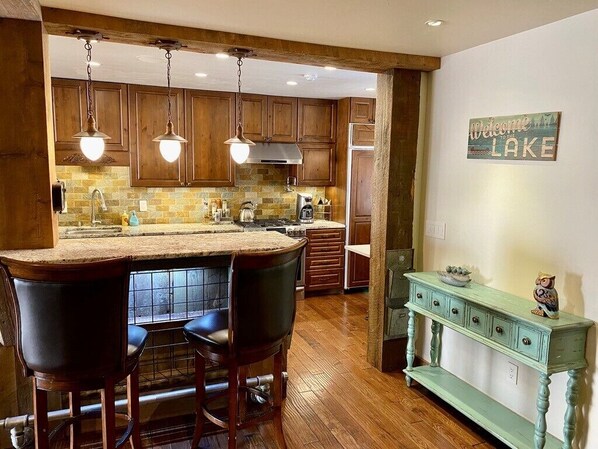 Kitchen Island/ Bar