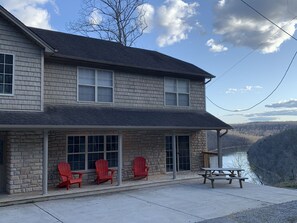 Last house on the street with a great view of the water 