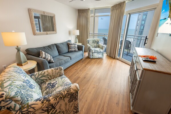 Large Living Room, Beautifully Decorated