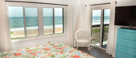 Master bedroom with amazing sunrise views w/o taking your head off the pillow