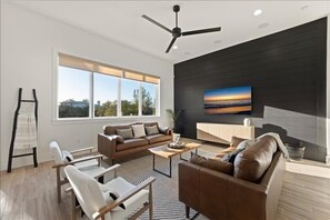 Living area 2