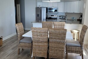 Dinning/Kitchen area