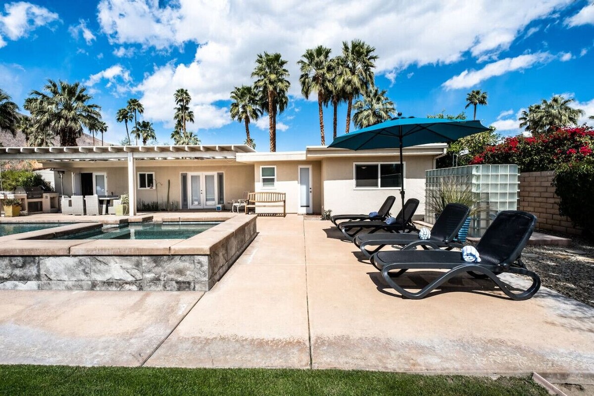 Desert Oasis Saltwater Pool, Spa & Mountain Views!