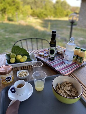 Breakfast meal