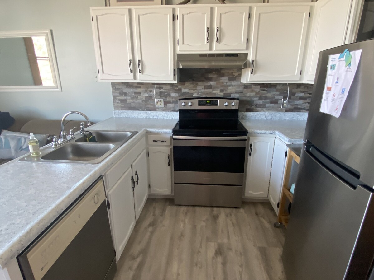 Waters Edge – Walking distance to everything!