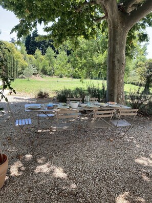 Outdoor dining