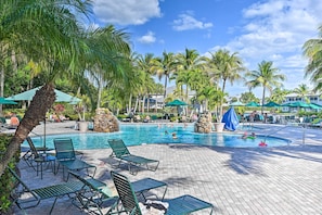 Resort Amenities | Lagoon-Style Pool & Hot Tubs