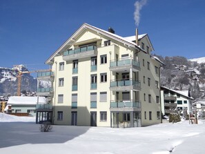 Ciel, Bâtiment, Neige, Fenêtre, Montagne, Maison, Design Urbain, Nuage, Pente, Façade