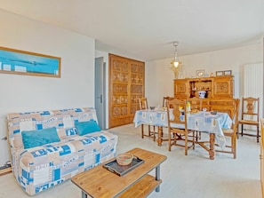Möbel, Tabelle, Bilderrahmen, Holz, Couch, Interior Design, Wohnzimmer, Regale, Flooring, Fussboden