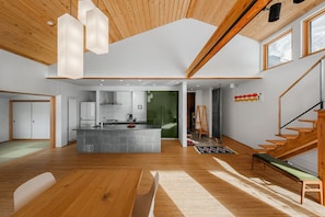 From the left, Japanese-style room-kitchen-entrance