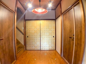 ・ A space that makes you feel the atmosphere of a good old Japanese house