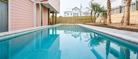 Shared Private Pool Heated Upon Request 