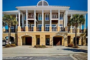 Unit #4 On Right Closest to Walkway to Pooll & Beach Access #90 - Unit #4 On Right Closest to Walkway to Pooll & Beach Access #90