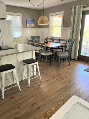 dining table seats 8 plus 3 counter island stools