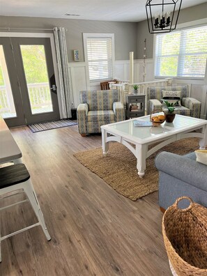 doors to front covered deck