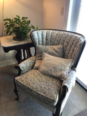 Occasional chair

