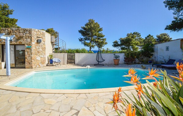 pool
