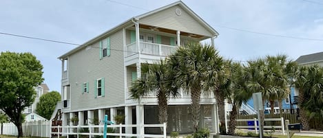 5 Bedroom, 3 Full and 2 half bath home 100 steps from the sand of Surfside beach