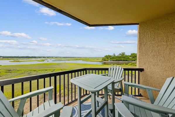 Enjoy Hilton Head`s best kept secret ... Shelter Cove