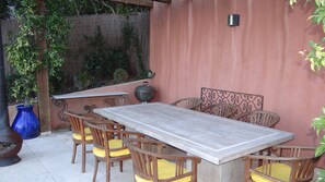 Outdoor dining table & bbq