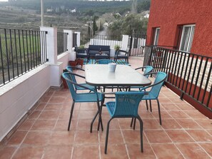 Terraza casa rural Garnacha de Borja