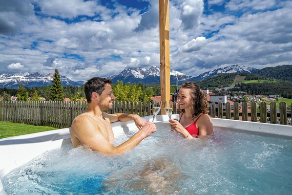 Bain à remous extérieur