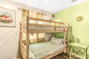 242MAR - Bunk Beds Room