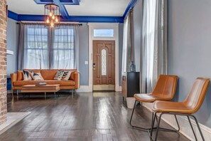 Spread out and relax in this beautifully appointed living room with family and close friends! 