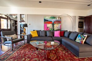 Living Room & Conversation Area