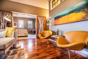 Designer touches, beautiful hardwood floors.