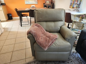 leather recliner;)