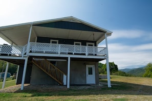 Steps leading up to front entry 