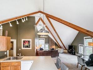 Soaring 20' Ceilings