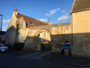 Entrée de la cour commune