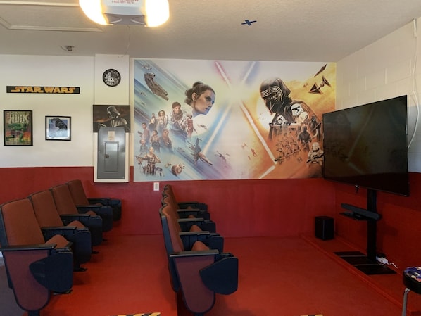 Private Movie theater with 8 seats (Star Wars themed)