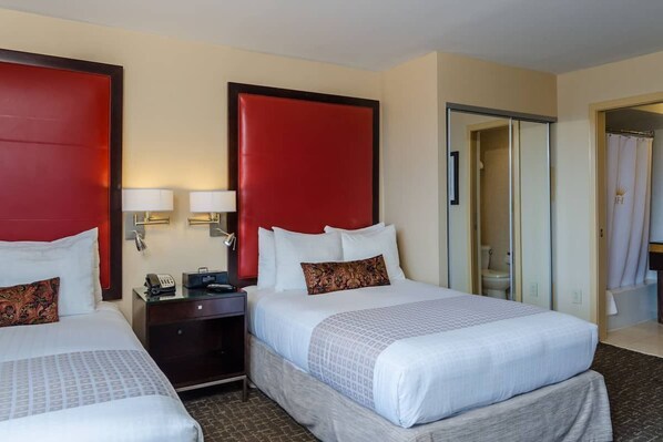 Amazing unit with 2 Queen; perfect for a group vacation!