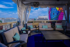 Beautifully decorated bar with delicious drinks specials!