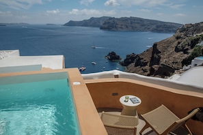 Hot tub & sitting area with great views