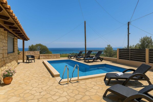Pool area majesic views 