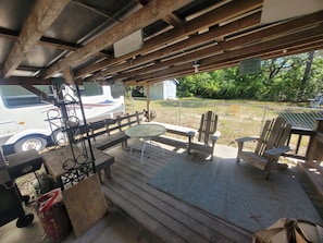 carport seating area