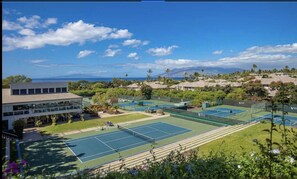 Wailea tennis club and restaurant next door 