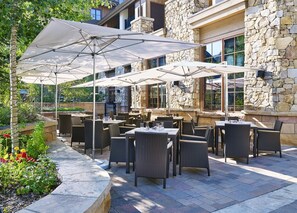 Grand Terrace - Luxury Plaza Room - Two Queen - Sebastian Vail